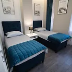 Azzurro Apartment